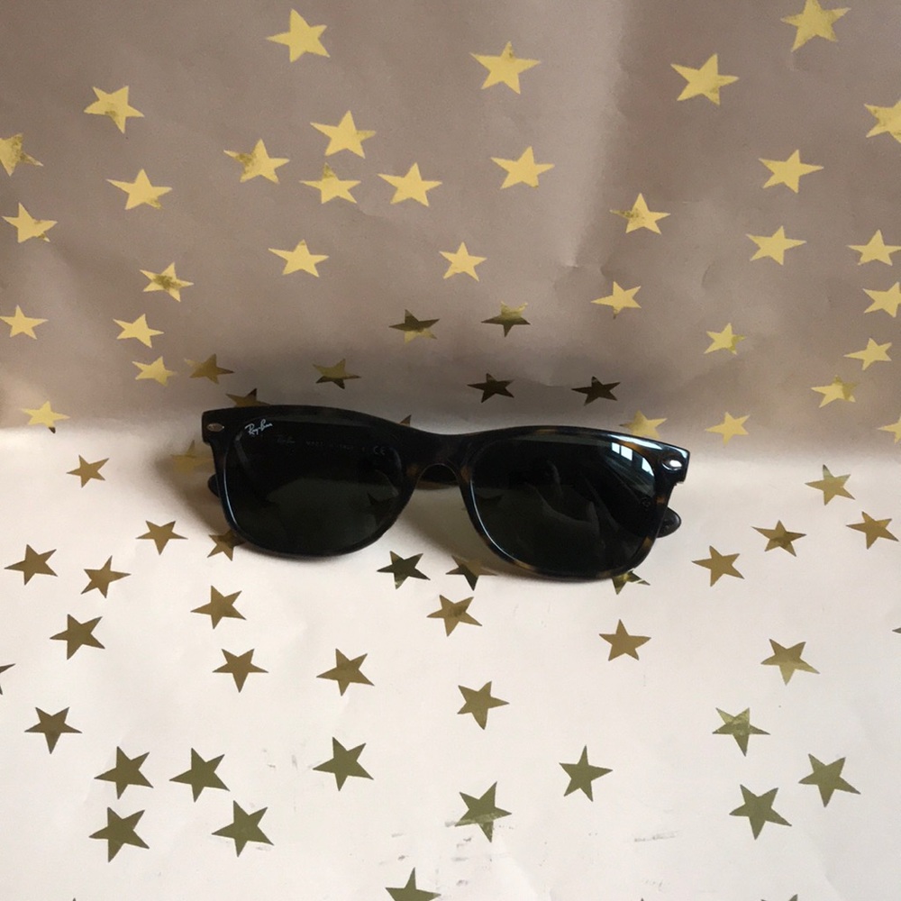 Ray-Ban Wayfarer Sunglasses